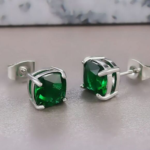 Green Natural Zircon Stud Push Back Earrings on 925 Sterling Silver - Picture 2 of 12